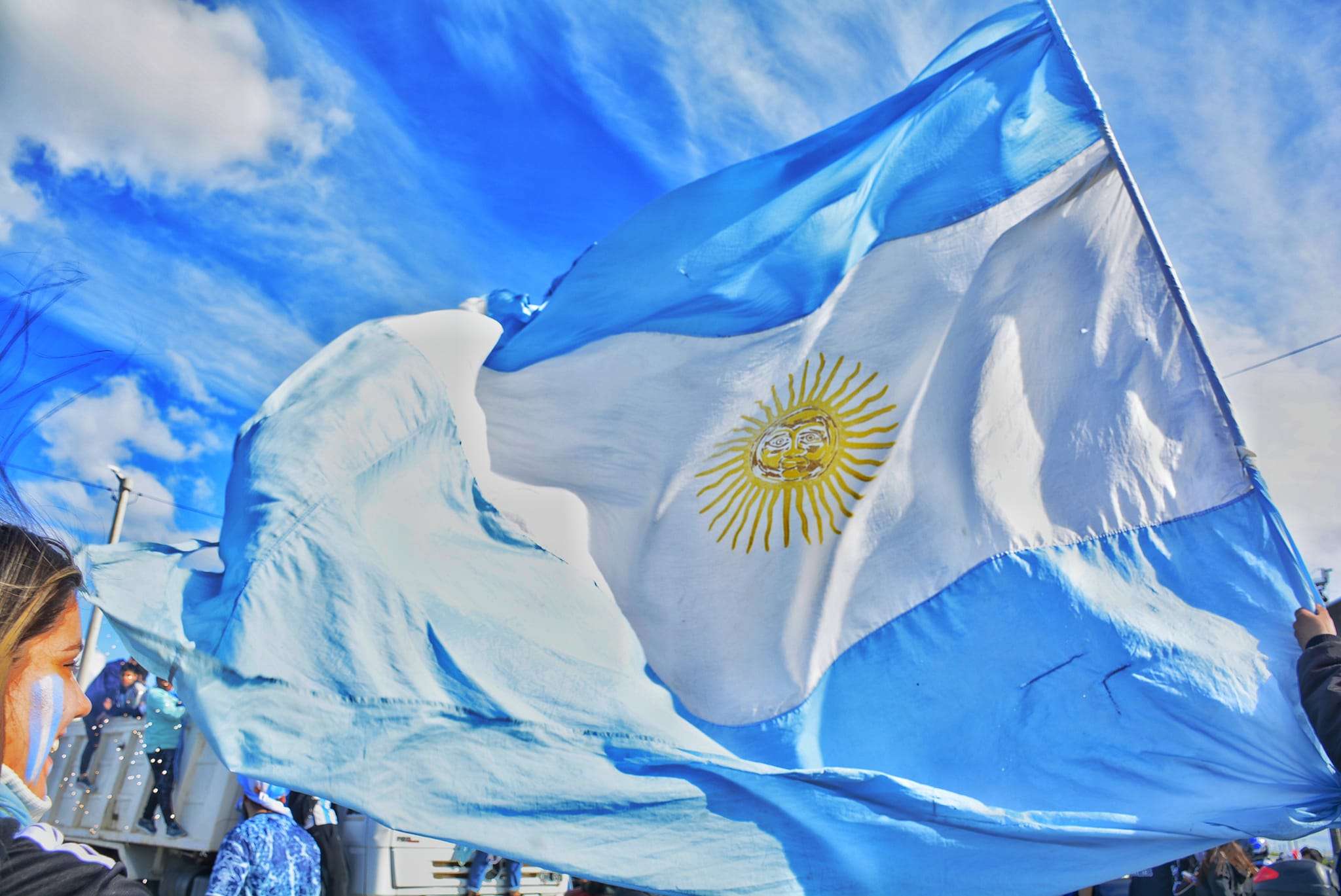 El Parque De Los 100 Años Se Viste De Celeste Y Blanco Para Esperar La